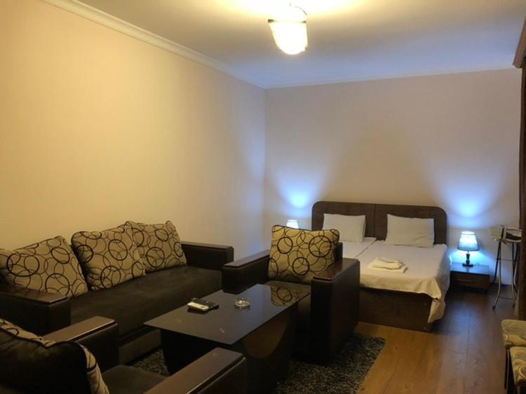 Rent Inn Yerevan On Arami Street المظهر الخارجي الصورة