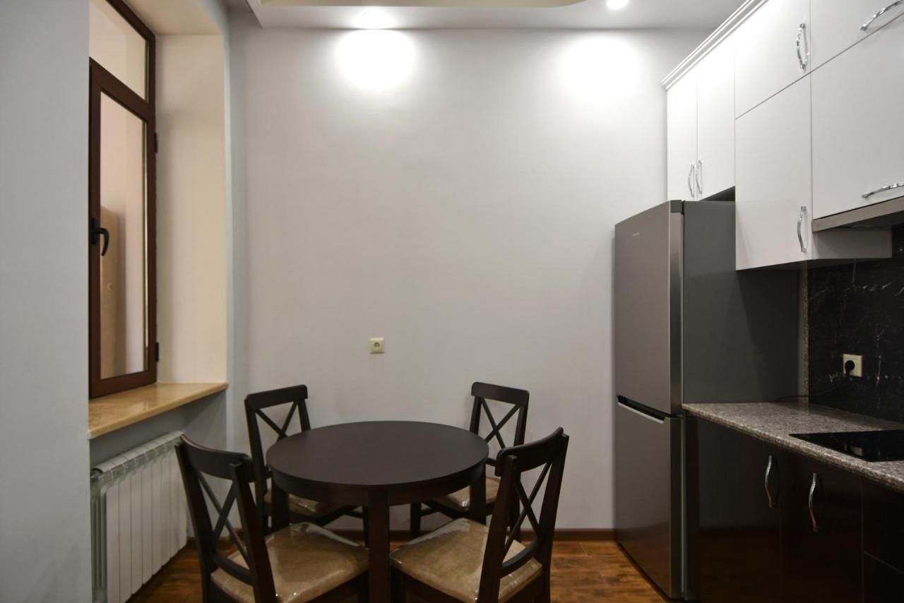 Rent Inn Yerevan On Arami Street المظهر الخارجي الصورة