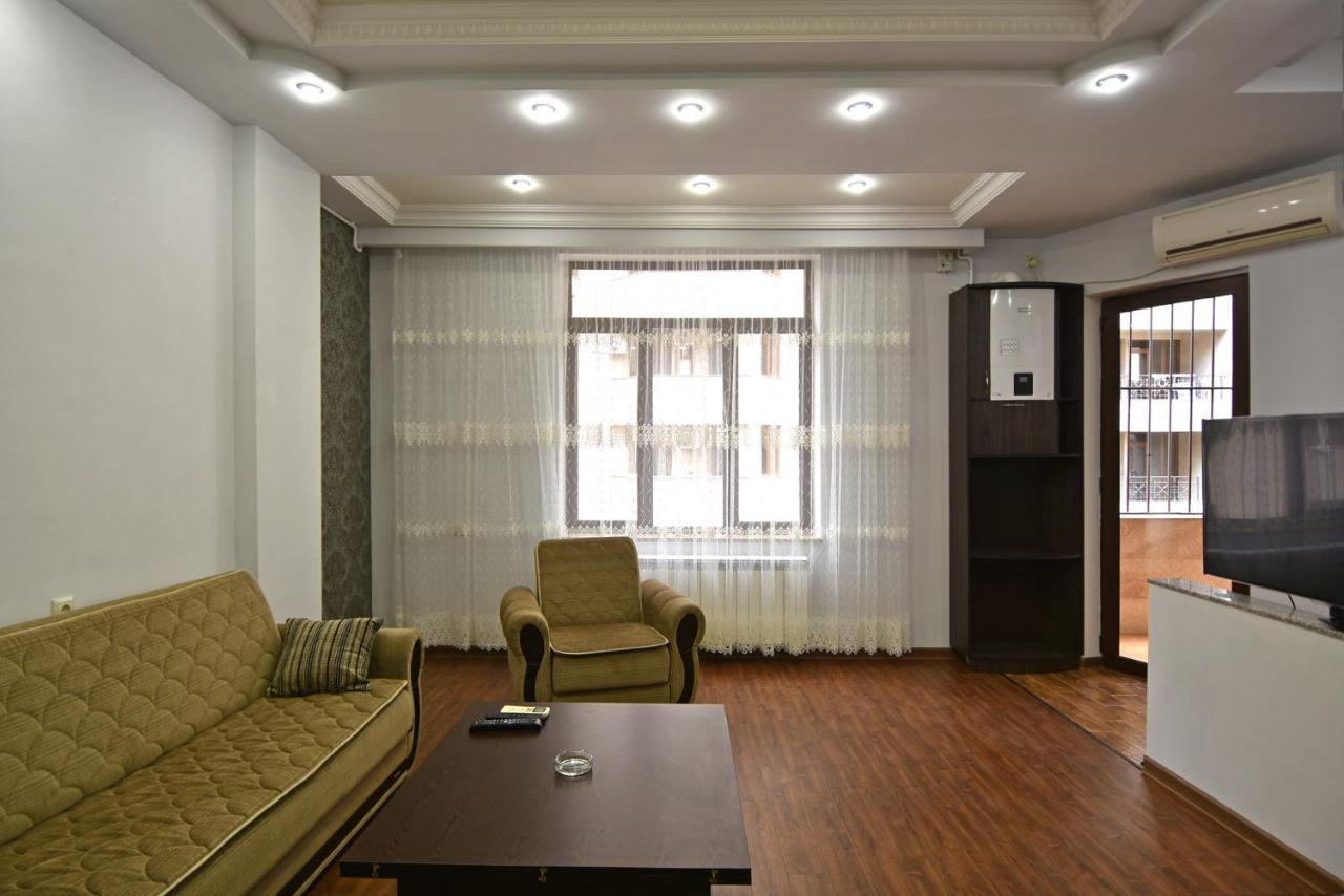 Rent Inn Yerevan On Arami Street المظهر الخارجي الصورة