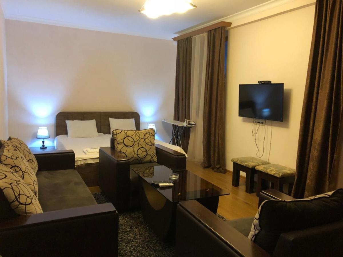 Rent Inn Yerevan On Arami Street المظهر الخارجي الصورة