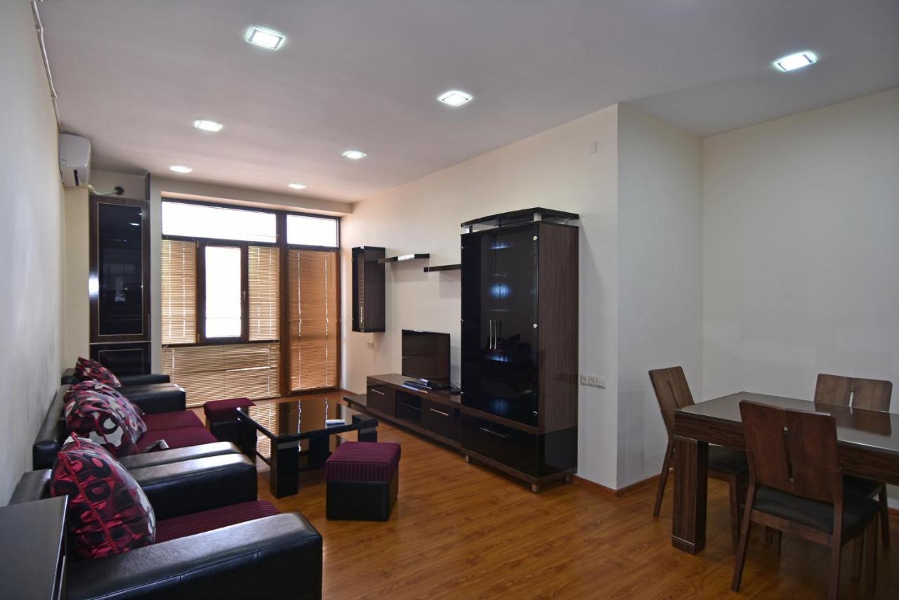 Rent Inn Yerevan On Arami Street المظهر الخارجي الصورة